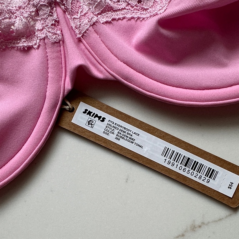 Skims pink bra 36b. NWT - Picture 3 of 3